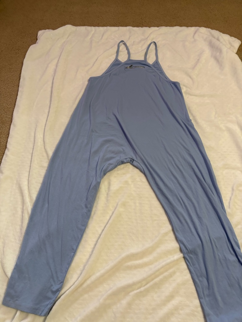 Light Blue Women’s Romper Size L with Pockets Spaghetti Straps NWOT - Picture 3 of 3